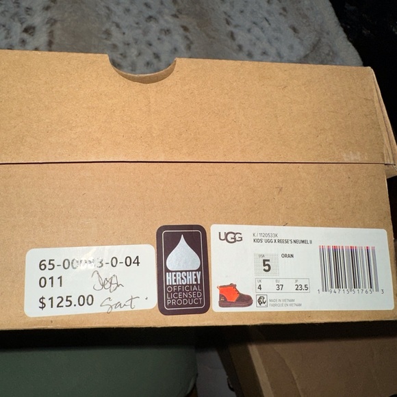 UGG X REESE’S BOOTS (limited edition) - Picture 7 of 12